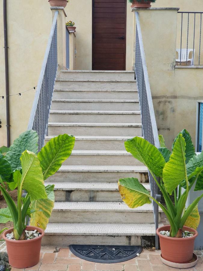 "La Grancia" Country House Guest House Treia Luaran gambar