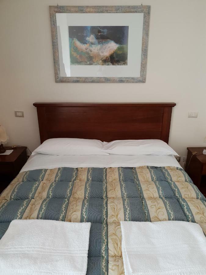 "La Grancia" Country House Guest House Treia Luaran gambar